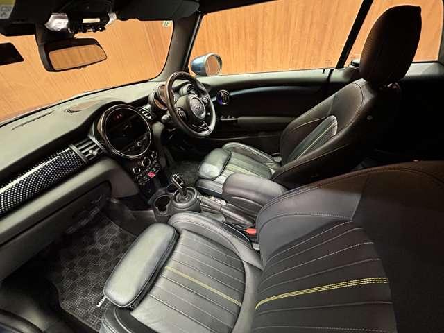 ＭＩＮＩ クーパー　コンバーチブル　サイドウォークエディション　限定車　革シート　クルーズコントロール　シートヒーター　ナビ　Ｂカメラ　Ｂｌｕｅｔｏｏｔｈ接続　ＰＤＣ　ＬＥＤヘッドライト　コンフォートアクセス　インテリジェントセーフティ　ドラレコ　ミラー内蔵ＥＴＣ（31枚目）