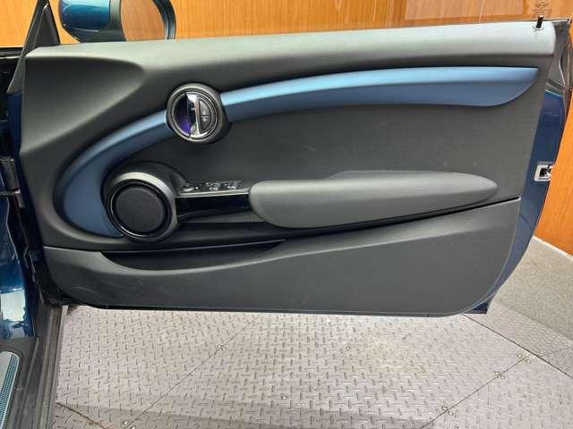 ＭＩＮＩ クーパー　コンバーチブル　サイドウォークエディション　限定車　革シート　クルーズコントロール　シートヒーター　ナビ　Ｂカメラ　Ｂｌｕｅｔｏｏｔｈ接続　ＰＤＣ　ＬＥＤヘッドライト　コンフォートアクセス　インテリジェントセーフティ　ドラレコ　ミラー内蔵ＥＴＣ（34枚目）
