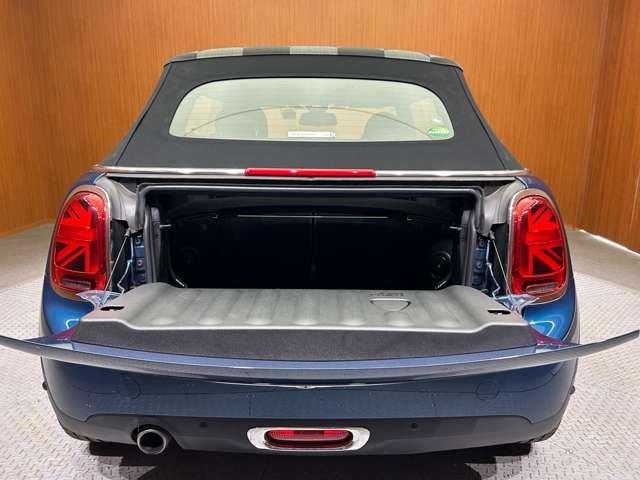 ＭＩＮＩ クーパー　コンバーチブル　サイドウォークエディション　限定車　革シート　クルーズコントロール　シートヒーター　ナビ　Ｂカメラ　Ｂｌｕｅｔｏｏｔｈ接続　ＰＤＣ　ＬＥＤヘッドライト　コンフォートアクセス　インテリジェントセーフティ　ドラレコ　ミラー内蔵ＥＴＣ（36枚目）