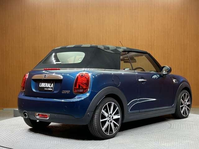 ＭＩＮＩ クーパー　コンバーチブル　サイドウォークエディション　限定車　革シート　クルーズコントロール　シートヒーター　ナビ　Ｂカメラ　Ｂｌｕｅｔｏｏｔｈ接続　ＰＤＣ　ＬＥＤヘッドライト　コンフォートアクセス　インテリジェントセーフティ　ドラレコ　ミラー内蔵ＥＴＣ（45枚目）