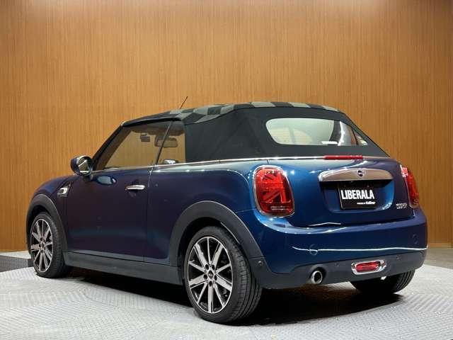 ＭＩＮＩ クーパー　コンバーチブル　サイドウォークエディション　限定車　革シート　クルーズコントロール　シートヒーター　ナビ　Ｂカメラ　Ｂｌｕｅｔｏｏｔｈ接続　ＰＤＣ　ＬＥＤヘッドライト　コンフォートアクセス　インテリジェントセーフティ　ドラレコ　ミラー内蔵ＥＴＣ（46枚目）