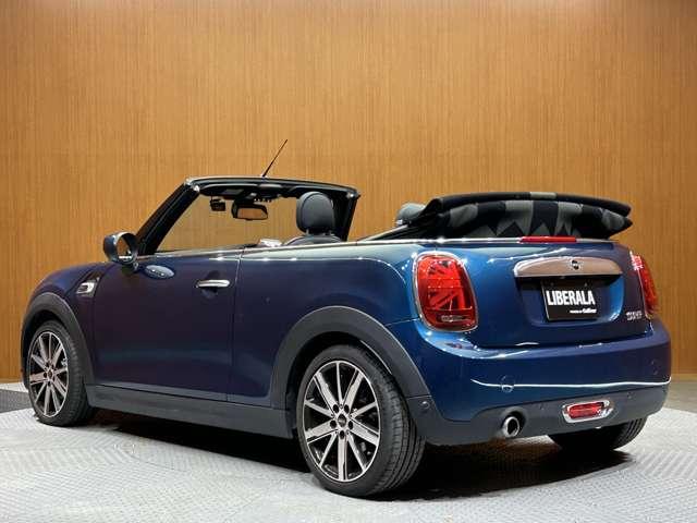 ＭＩＮＩ クーパー　コンバーチブル　サイドウォークエディション　限定車　革シート　クルーズコントロール　シートヒーター　ナビ　Ｂカメラ　Ｂｌｕｅｔｏｏｔｈ接続　ＰＤＣ　ＬＥＤヘッドライト　コンフォートアクセス　インテリジェントセーフティ　ドラレコ　ミラー内蔵ＥＴＣ（53枚目）