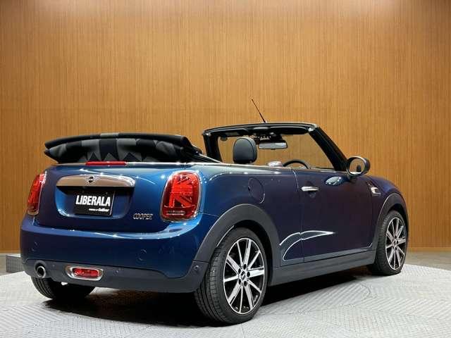 ＭＩＮＩ クーパー　コンバーチブル　サイドウォークエディション　限定車　革シート　クルーズコントロール　シートヒーター　ナビ　Ｂカメラ　Ｂｌｕｅｔｏｏｔｈ接続　ＰＤＣ　ＬＥＤヘッドライト　コンフォートアクセス　インテリジェントセーフティ　ドラレコ　ミラー内蔵ＥＴＣ（54枚目）