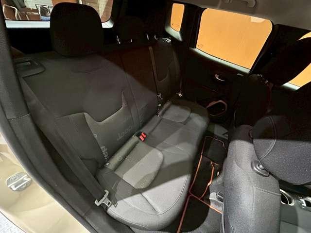 ジープ・レネゲード ロンジチュード　ビーツオーディオ　クルーズコントロール　レーンキープアシスト　ＫＥＮＷＯＯＤナビ　フルセグＴＶ　バックカメラ　Ｂｌｕｅｔｏｏｔｈ　純正アルミホイール　ＥＴＣ（8枚目）