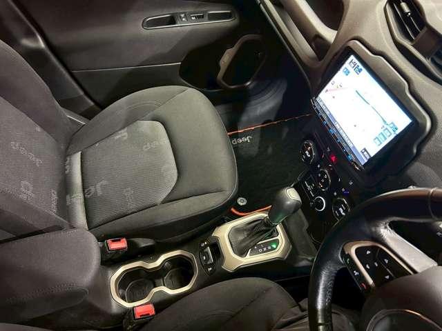 ジープ・レネゲード ロンジチュード　ビーツオーディオ　クルーズコントロール　レーンキープアシスト　ＫＥＮＷＯＯＤナビ　フルセグＴＶ　バックカメラ　Ｂｌｕｅｔｏｏｔｈ　純正アルミホイール　ＥＴＣ（12枚目）