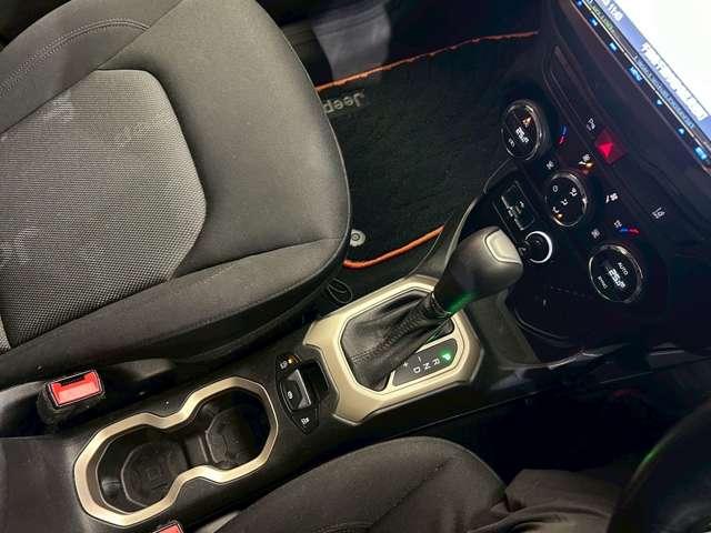 ジープ・レネゲード ロンジチュード　ビーツオーディオ　クルーズコントロール　レーンキープアシスト　ＫＥＮＷＯＯＤナビ　フルセグＴＶ　バックカメラ　Ｂｌｕｅｔｏｏｔｈ　純正アルミホイール　ＥＴＣ（14枚目）