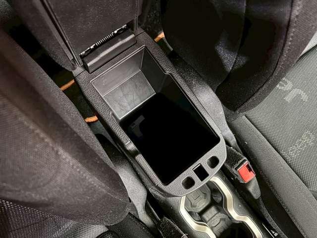 ジープ・レネゲード ロンジチュード　ビーツオーディオ　クルーズコントロール　レーンキープアシスト　ＫＥＮＷＯＯＤナビ　フルセグＴＶ　バックカメラ　Ｂｌｕｅｔｏｏｔｈ　純正アルミホイール　ＥＴＣ（16枚目）