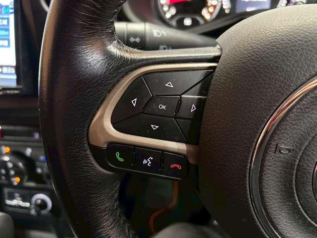 ジープ・レネゲード ロンジチュード　ビーツオーディオ　クルーズコントロール　レーンキープアシスト　ＫＥＮＷＯＯＤナビ　フルセグＴＶ　バックカメラ　Ｂｌｕｅｔｏｏｔｈ　純正アルミホイール　ＥＴＣ（20枚目）