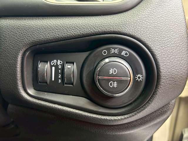 ジープ・レネゲード ロンジチュード　ビーツオーディオ　クルーズコントロール　レーンキープアシスト　ＫＥＮＷＯＯＤナビ　フルセグＴＶ　バックカメラ　Ｂｌｕｅｔｏｏｔｈ　純正アルミホイール　ＥＴＣ（23枚目）