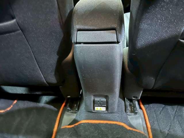 ジープ・レネゲード ロンジチュード　ビーツオーディオ　クルーズコントロール　レーンキープアシスト　ＫＥＮＷＯＯＤナビ　フルセグＴＶ　バックカメラ　Ｂｌｕｅｔｏｏｔｈ　純正アルミホイール　ＥＴＣ（30枚目）