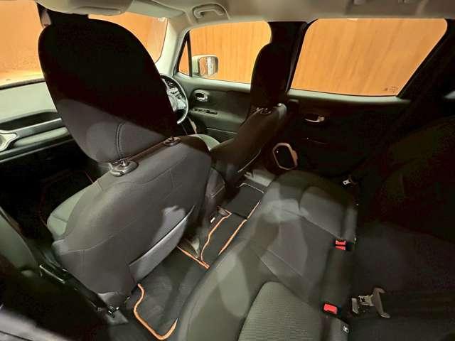 ジープ・レネゲード ロンジチュード　ビーツオーディオ　クルーズコントロール　レーンキープアシスト　ＫＥＮＷＯＯＤナビ　フルセグＴＶ　バックカメラ　Ｂｌｕｅｔｏｏｔｈ　純正アルミホイール　ＥＴＣ（33枚目）