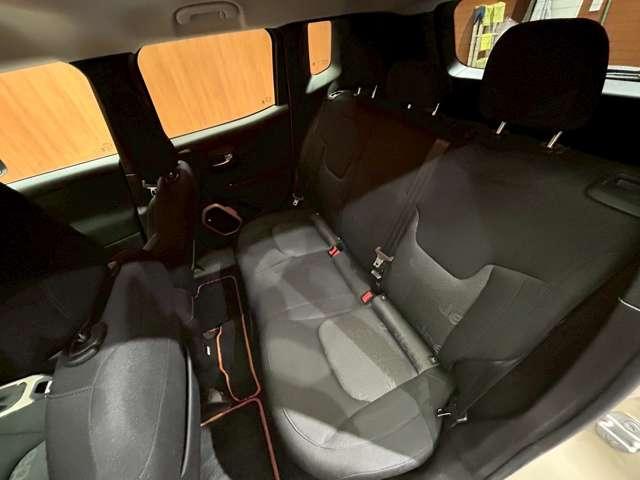 ジープ・レネゲード ロンジチュード　ビーツオーディオ　クルーズコントロール　レーンキープアシスト　ＫＥＮＷＯＯＤナビ　フルセグＴＶ　バックカメラ　Ｂｌｕｅｔｏｏｔｈ　純正アルミホイール　ＥＴＣ（34枚目）