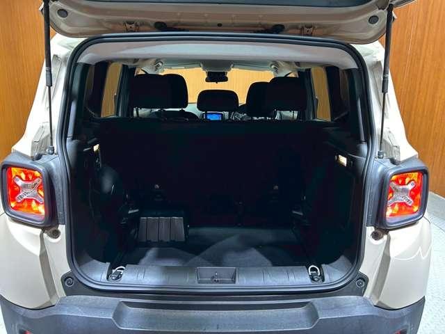 ジープ・レネゲード ロンジチュード　ビーツオーディオ　クルーズコントロール　レーンキープアシスト　ＫＥＮＷＯＯＤナビ　フルセグＴＶ　バックカメラ　Ｂｌｕｅｔｏｏｔｈ　純正アルミホイール　ＥＴＣ（39枚目）