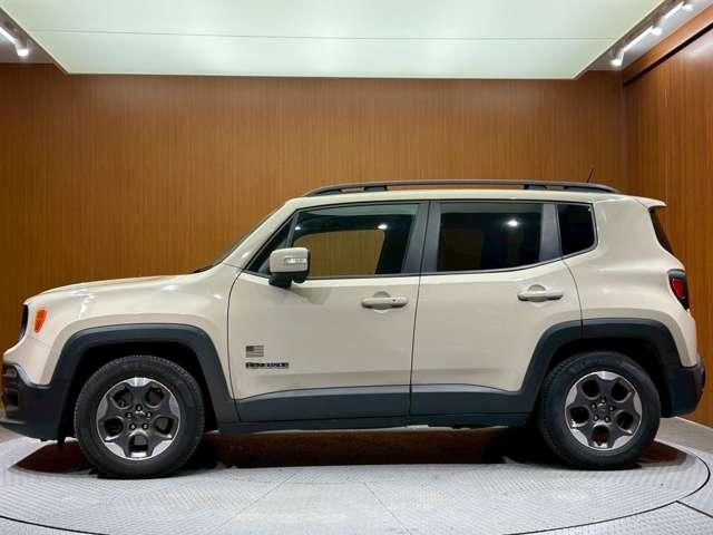 ジープ・レネゲード ロンジチュード　ビーツオーディオ　クルーズコントロール　レーンキープアシスト　ＫＥＮＷＯＯＤナビ　フルセグＴＶ　バックカメラ　Ｂｌｕｅｔｏｏｔｈ　純正アルミホイール　ＥＴＣ（45枚目）