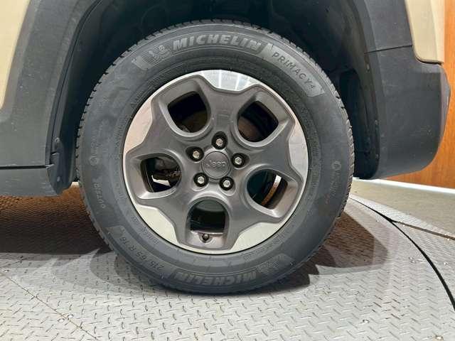 ジープ・レネゲード ロンジチュード　ビーツオーディオ　クルーズコントロール　レーンキープアシスト　ＫＥＮＷＯＯＤナビ　フルセグＴＶ　バックカメラ　Ｂｌｕｅｔｏｏｔｈ　純正アルミホイール　ＥＴＣ（52枚目）