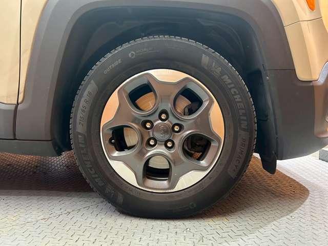 ジープ・レネゲード ロンジチュード　ビーツオーディオ　クルーズコントロール　レーンキープアシスト　ＫＥＮＷＯＯＤナビ　フルセグＴＶ　バックカメラ　Ｂｌｕｅｔｏｏｔｈ　純正アルミホイール　ＥＴＣ（53枚目）