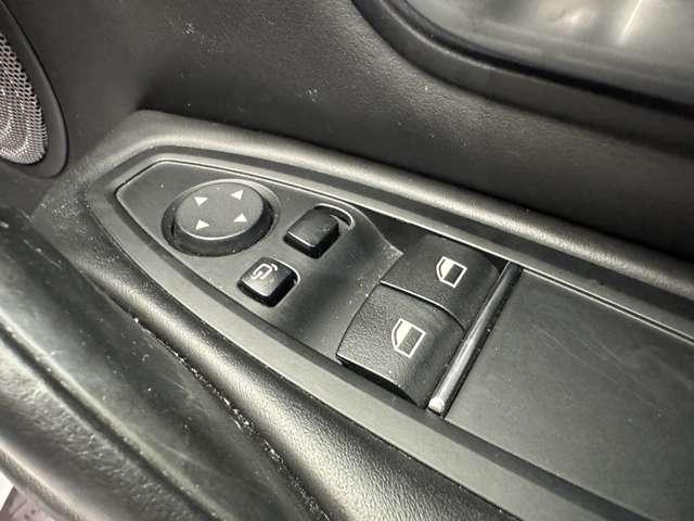 M4 M4クーペ 19インチAW harman/kardon 黒革 カーボンインテリア カーボンルーフ ブルーキャリパー HUD インテリジェントセーフティ クルコン 純正ナビ Bluetooth シートヒーター(27枚目)