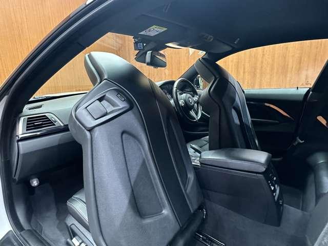 M4 M4クーペ 19インチAW harman/kardon 黒革 カーボンインテリア カーボンルーフ ブルーキャリパー HUD インテリジェントセーフティ クルコン 純正ナビ Bluetooth シートヒーター(40枚目)