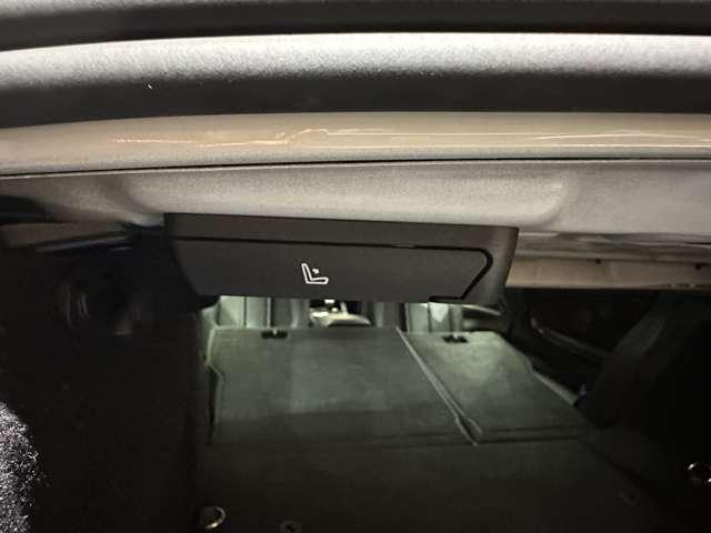 M4 M4クーペ 19インチAW harman/kardon 黒革 カーボンインテリア カーボンルーフ ブルーキャリパー HUD インテリジェントセーフティ クルコン 純正ナビ Bluetooth シートヒーター(47枚目)