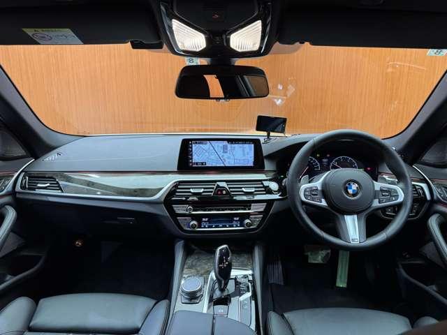 ５シリーズ ５２３ｄ　Ｍスポーツ　サンルーフ　ハイラインＰＫＧ　純正ナビ　３６０°カメラ　ＡＣＣ　ＨＵＤ　ｈ／ｋサウンド　黒革　シートヒーター　パワーシート　ＬＥＤヘッドライト　オートライト　パーキングアシスト　ＥＴＣ　パドルシフト（4枚目）