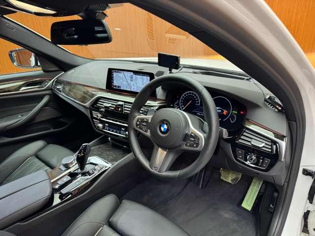 ５シリーズ ５２３ｄ　Ｍスポーツ　サンルーフ　ハイラインＰＫＧ　純正ナビ　３６０°カメラ　ＡＣＣ　ＨＵＤ　ｈ／ｋサウンド　黒革　シートヒーター　パワーシート　ＬＥＤヘッドライト　オートライト　パーキングアシスト　ＥＴＣ　パドルシフト（5枚目）