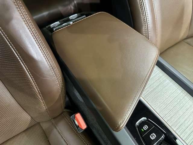 ＸＣ６０ Ｔ５　ＡＷＤ　インスクリプション　パノラマＳＲ　茶革シート　ｈａｒｍａｎｋａｒｄｏｎサウンド　ＨＵＤ　ＡＣＣ　ナビ　３６０°Ｂｌｕｅｔｏｏｔｈ接続　シートヒーター　ベンチレーション　電動リアゲート　パークアシスト　衝突軽減Ｂ　ＢＳＭ（17枚目）