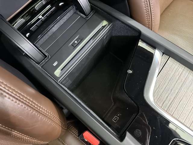 ＸＣ６０ Ｔ５　ＡＷＤ　インスクリプション　パノラマＳＲ　茶革シート　ｈａｒｍａｎｋａｒｄｏｎサウンド　ＨＵＤ　ＡＣＣ　ナビ　３６０°Ｂｌｕｅｔｏｏｔｈ接続　シートヒーター　ベンチレーション　電動リアゲート　パークアシスト　衝突軽減Ｂ　ＢＳＭ（18枚目）
