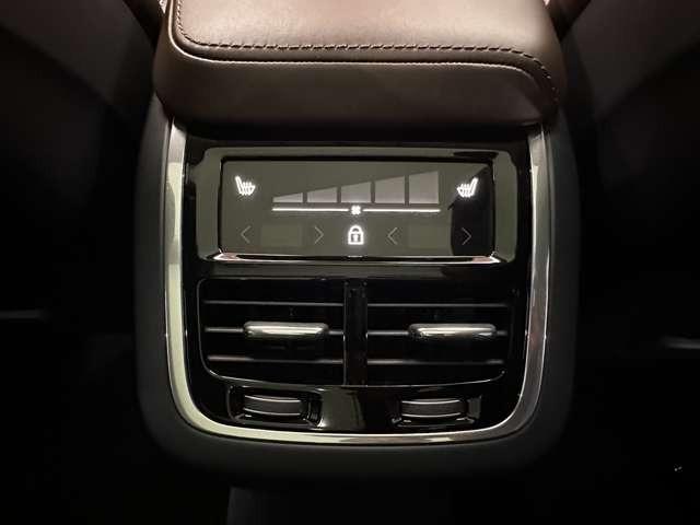 ＸＣ６０ Ｔ５　ＡＷＤ　インスクリプション　パノラマＳＲ　茶革シート　ｈａｒｍａｎｋａｒｄｏｎサウンド　ＨＵＤ　ＡＣＣ　ナビ　３６０°Ｂｌｕｅｔｏｏｔｈ接続　シートヒーター　ベンチレーション　電動リアゲート　パークアシスト　衝突軽減Ｂ　ＢＳＭ（37枚目）