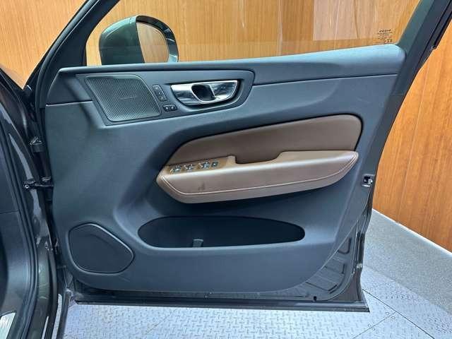 ＸＣ６０ Ｔ５　ＡＷＤ　インスクリプション　パノラマＳＲ　茶革シート　ｈａｒｍａｎｋａｒｄｏｎサウンド　ＨＵＤ　ＡＣＣ　ナビ　３６０°Ｂｌｕｅｔｏｏｔｈ接続　シートヒーター　ベンチレーション　電動リアゲート　パークアシスト　衝突軽減Ｂ　ＢＳＭ（42枚目）