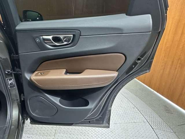 ＸＣ６０ Ｔ５　ＡＷＤ　インスクリプション　パノラマＳＲ　茶革シート　ｈａｒｍａｎｋａｒｄｏｎサウンド　ＨＵＤ　ＡＣＣ　ナビ　３６０°Ｂｌｕｅｔｏｏｔｈ接続　シートヒーター　ベンチレーション　電動リアゲート　パークアシスト　衝突軽減Ｂ　ＢＳＭ（44枚目）