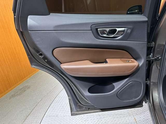 ＸＣ６０ Ｔ５　ＡＷＤ　インスクリプション　パノラマＳＲ　茶革シート　ｈａｒｍａｎｋａｒｄｏｎサウンド　ＨＵＤ　ＡＣＣ　ナビ　３６０°Ｂｌｕｅｔｏｏｔｈ接続　シートヒーター　ベンチレーション　電動リアゲート　パークアシスト　衝突軽減Ｂ　ＢＳＭ（45枚目）