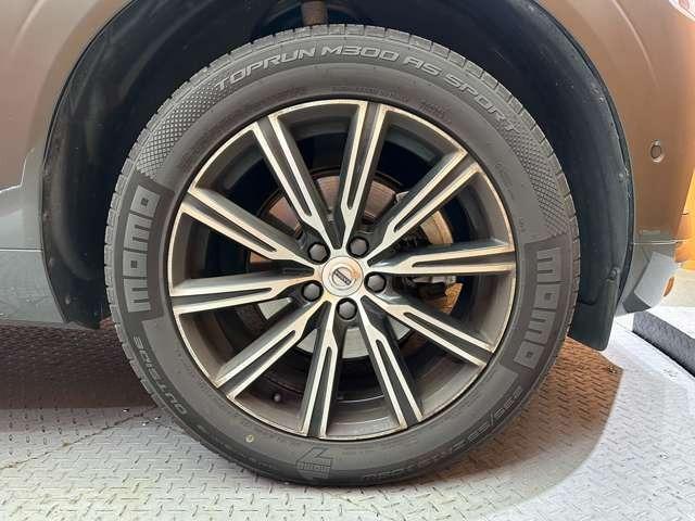 ＸＣ６０ Ｔ５　ＡＷＤ　インスクリプション　パノラマＳＲ　茶革シート　ｈａｒｍａｎｋａｒｄｏｎサウンド　ＨＵＤ　ＡＣＣ　ナビ　３６０°Ｂｌｕｅｔｏｏｔｈ接続　シートヒーター　ベンチレーション　電動リアゲート　パークアシスト　衝突軽減Ｂ　ＢＳＭ（59枚目）