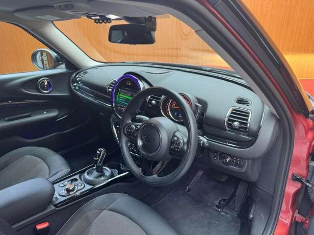 ＭＩＮＩ クーパー　クラブマン　ペッパーＰＫＧ　ＡＣＣ　ナビ　Ｂカメラ　Ｂｌｕｅｔｏｏｔｈ接続　ＰＤＣ　インテリジェントセーフティ　ＬＥＤヘッドライト　エキサイトメントＰＫＧ　コンフォートアクセス　ドラレコ　ＥＴＣ（5枚目）