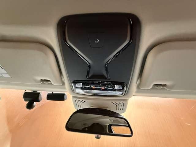 ご遠方の場合でも、下取り車両の金額を概算でお出しすることは可能でございます。車検証をお手元に、走行距離をご確認の上お問い合わせくださいませ。