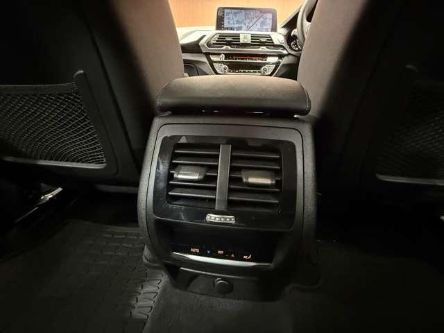 ＬＩＢＥＲＡＬＡの名前の由来はラテン語で「ｌｉｂｅｒａ：自由」と「ａｌａ：翼」を意味し、それらを組合せた造語です。自由な翼を得て思う存分人生を謳歌して欲しいという願いが込められています。