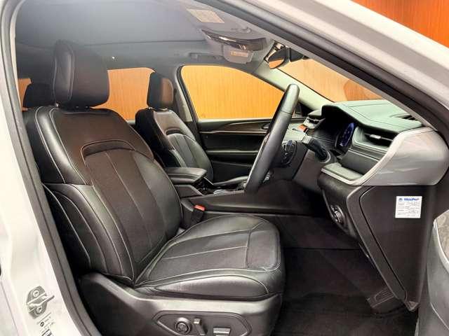 ジープ・グランドチェロキーＬ リミテッド　パノラマＳＲ　ＡＣＣ　黒革シート　ＨＵＤ　ナビ　ＴＶ　３６０°ＣａｒＰｌａｙ　Ｂｌｕｅｔｏｏｔｈ接続　ＡＬＰＩＮＥサウンド　シートＨ　ＬＥＤヘッドライト　衝突軽減Ｂ　ＢＳＭ　ＬＫＡ　ドラレコ　ＥＴＣ（6枚目）