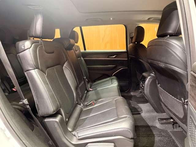 ジープ・グランドチェロキーＬ リミテッド　パノラマＳＲ　ＡＣＣ　黒革シート　ＨＵＤ　ナビ　ＴＶ　３６０°ＣａｒＰｌａｙ　Ｂｌｕｅｔｏｏｔｈ接続　ＡＬＰＩＮＥサウンド　シートＨ　ＬＥＤヘッドライト　衝突軽減Ｂ　ＢＳＭ　ＬＫＡ　ドラレコ　ＥＴＣ（9枚目）