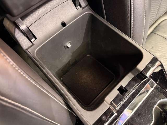 ジープ・グランドチェロキーＬ リミテッド　パノラマＳＲ　ＡＣＣ　黒革シート　ＨＵＤ　ナビ　ＴＶ　３６０°ＣａｒＰｌａｙ　Ｂｌｕｅｔｏｏｔｈ接続　ＡＬＰＩＮＥサウンド　シートＨ　ＬＥＤヘッドライト　衝突軽減Ｂ　ＢＳＭ　ＬＫＡ　ドラレコ　ＥＴＣ（21枚目）