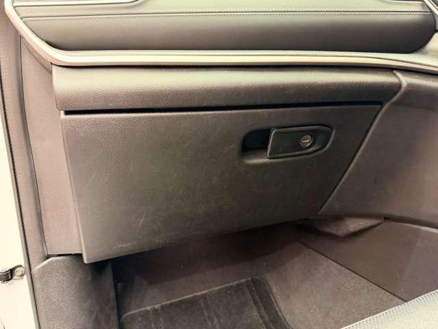 ジープ・グランドチェロキーＬ リミテッド　パノラマＳＲ　ＡＣＣ　黒革シート　ＨＵＤ　ナビ　ＴＶ　３６０°ＣａｒＰｌａｙ　Ｂｌｕｅｔｏｏｔｈ接続　ＡＬＰＩＮＥサウンド　シートＨ　ＬＥＤヘッドライト　衝突軽減Ｂ　ＢＳＭ　ＬＫＡ　ドラレコ　ＥＴＣ（38枚目）