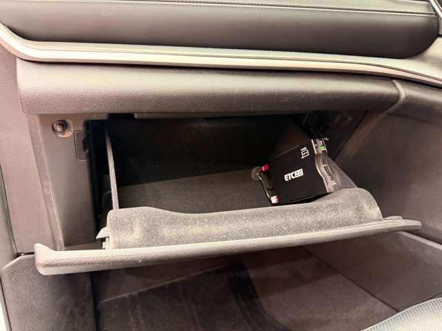 ジープ・グランドチェロキーＬ リミテッド　パノラマＳＲ　ＡＣＣ　黒革シート　ＨＵＤ　ナビ　ＴＶ　３６０°ＣａｒＰｌａｙ　Ｂｌｕｅｔｏｏｔｈ接続　ＡＬＰＩＮＥサウンド　シートＨ　ＬＥＤヘッドライト　衝突軽減Ｂ　ＢＳＭ　ＬＫＡ　ドラレコ　ＥＴＣ（39枚目）