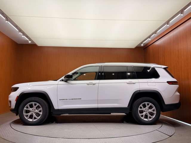 ジープ・グランドチェロキーＬ リミテッド　パノラマＳＲ　ＡＣＣ　黒革シート　ＨＵＤ　ナビ　ＴＶ　３６０°ＣａｒＰｌａｙ　Ｂｌｕｅｔｏｏｔｈ接続　ＡＬＰＩＮＥサウンド　シートＨ　ＬＥＤヘッドライト　衝突軽減Ｂ　ＢＳＭ　ＬＫＡ　ドラレコ　ＥＴＣ（60枚目）