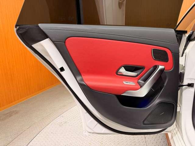 CLAクラス シューティングブレーク CLA200d シューティングブレーク AMGライン パノラマSR AMGレザーEXC アドバンスドPKG HUD 純正ナビ 360°カメラ ACC BSM シートヒーター パワーシート LEDヘッドライト ハイビームアシストプラス 電動リアゲート(46枚目)