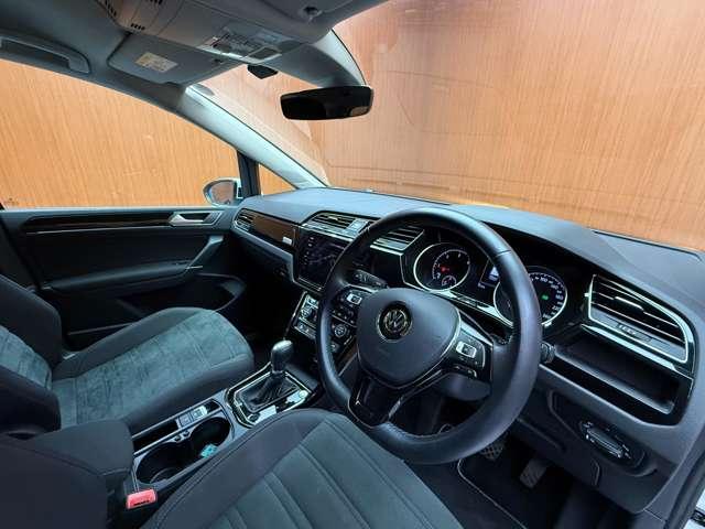ゴルフトゥーラン TDI ハイライン ACC 純正ナビ バックカメラ PDC サイドアシスト レーンキープアシスト CarPlay Android Auto パーキングアシスト 電動リアゲート LEDヘッドライト オートライト ETC(5枚目)