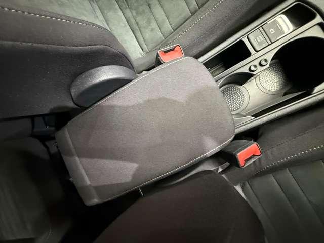 ゴルフトゥーラン TDI ハイライン ACC 純正ナビ バックカメラ PDC サイドアシスト レーンキープアシスト CarPlay Android Auto パーキングアシスト 電動リアゲート LEDヘッドライト オートライト ETC(18枚目)