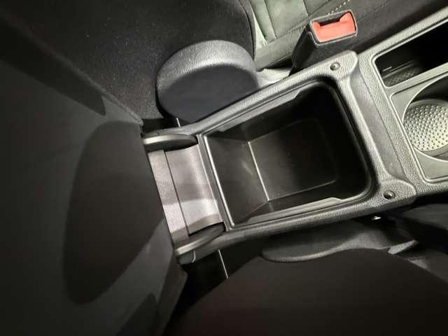 ゴルフトゥーラン TDI ハイライン ACC 純正ナビ バックカメラ PDC サイドアシスト レーンキープアシスト CarPlay Android Auto パーキングアシスト 電動リアゲート LEDヘッドライト オートライト ETC(19枚目)