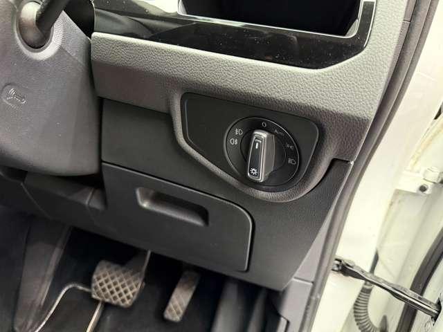 ゴルフトゥーラン TDI ハイライン ACC 純正ナビ バックカメラ PDC サイドアシスト レーンキープアシスト CarPlay Android Auto パーキングアシスト 電動リアゲート LEDヘッドライト オートライト ETC(26枚目)