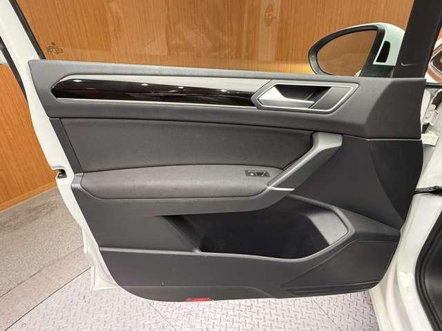 ゴルフトゥーラン TDI ハイライン ACC 純正ナビ バックカメラ PDC サイドアシスト レーンキープアシスト CarPlay Android Auto パーキングアシスト 電動リアゲート LEDヘッドライト オートライト ETC(44枚目)