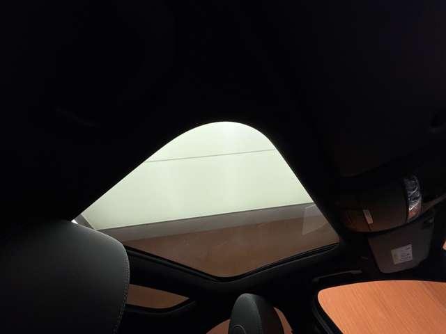 Ｅクラス Ｅ２２０ｄ　アバンギャルド　ＡＭＧライン　パノラマＳＲ　純正ナビ　３６０°カメラ　ＡＣＣ　ＢＳＭ　ＨＵＤ　黒革　シートヒーター　パワーシート　ＬＥＤヘッドライト　オートライト　Ｂｕｒｍｅｓｔｅｒ　電動リアゲート　アンビエントライト（7枚目）