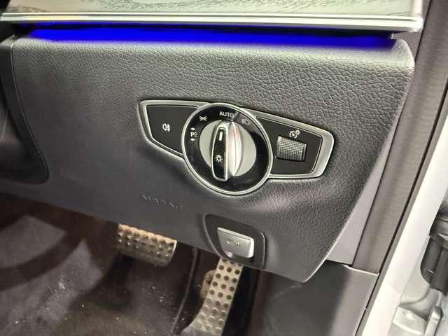 Ｅクラス Ｅ２２０ｄ　アバンギャルド　ＡＭＧライン　パノラマＳＲ　純正ナビ　３６０°カメラ　ＡＣＣ　ＢＳＭ　ＨＵＤ　黒革　シートヒーター　パワーシート　ＬＥＤヘッドライト　オートライト　Ｂｕｒｍｅｓｔｅｒ　電動リアゲート　アンビエントライト（25枚目）