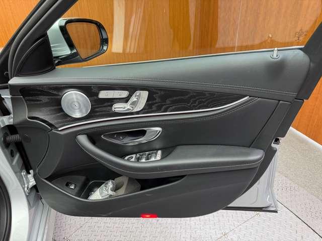 Ｅクラス Ｅ２２０ｄ　アバンギャルド　ＡＭＧライン　パノラマＳＲ　純正ナビ　３６０°カメラ　ＡＣＣ　ＢＳＭ　ＨＵＤ　黒革　シートヒーター　パワーシート　ＬＥＤヘッドライト　オートライト　Ｂｕｒｍｅｓｔｅｒ　電動リアゲート　アンビエントライト（40枚目）